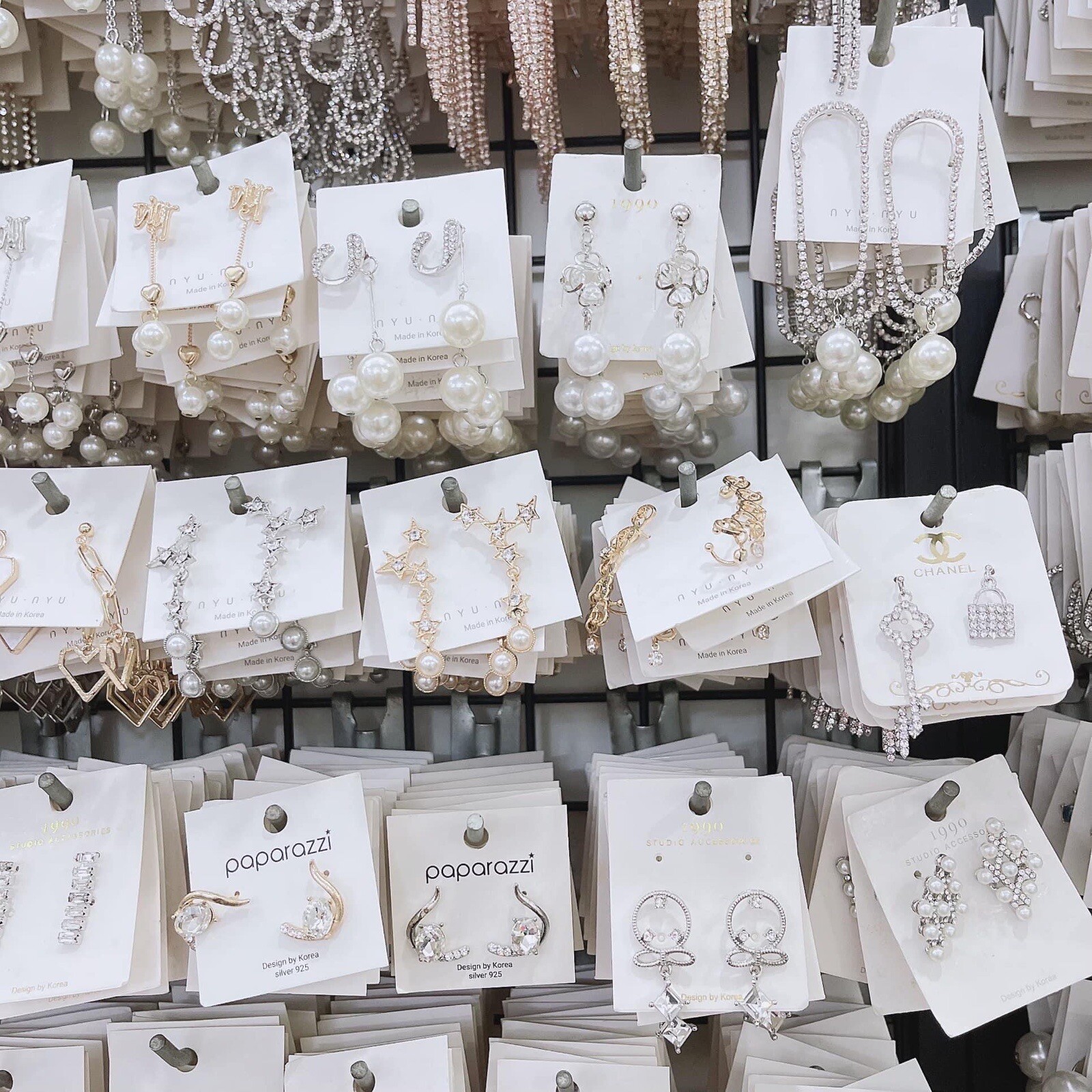 50 pairs of fashion earring. Lot earring