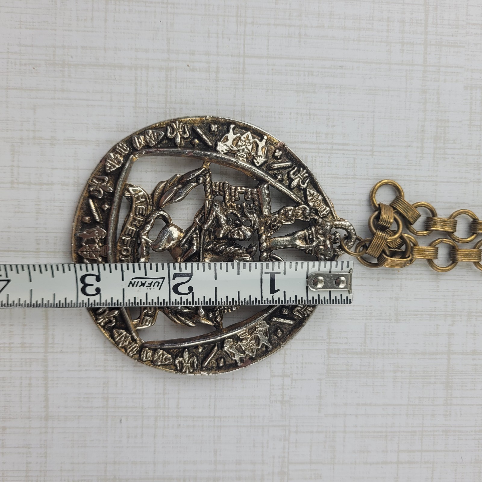 Herefordshire 3″ Metal Medallion Necklace Heraldic Coat of Arms Jousting Knight
