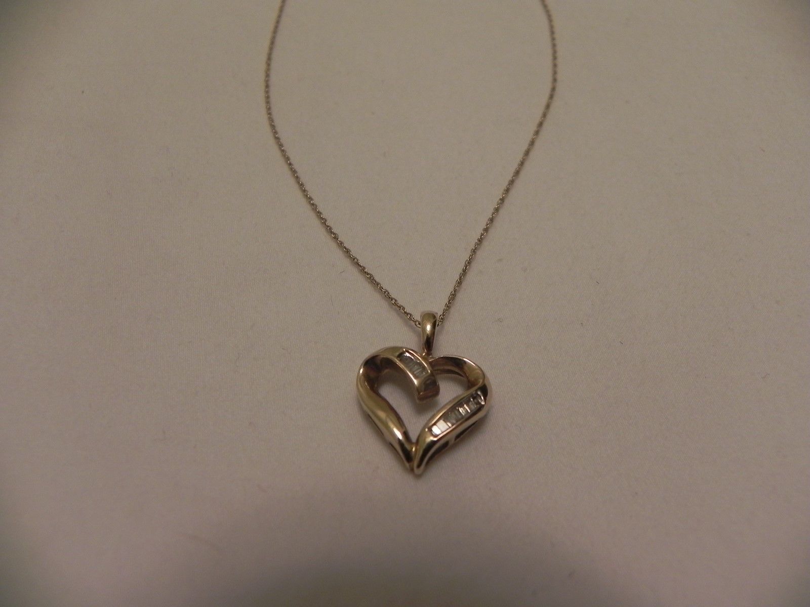 10K Gold Chain with 10K Gold Heart Pendant/Diamonds