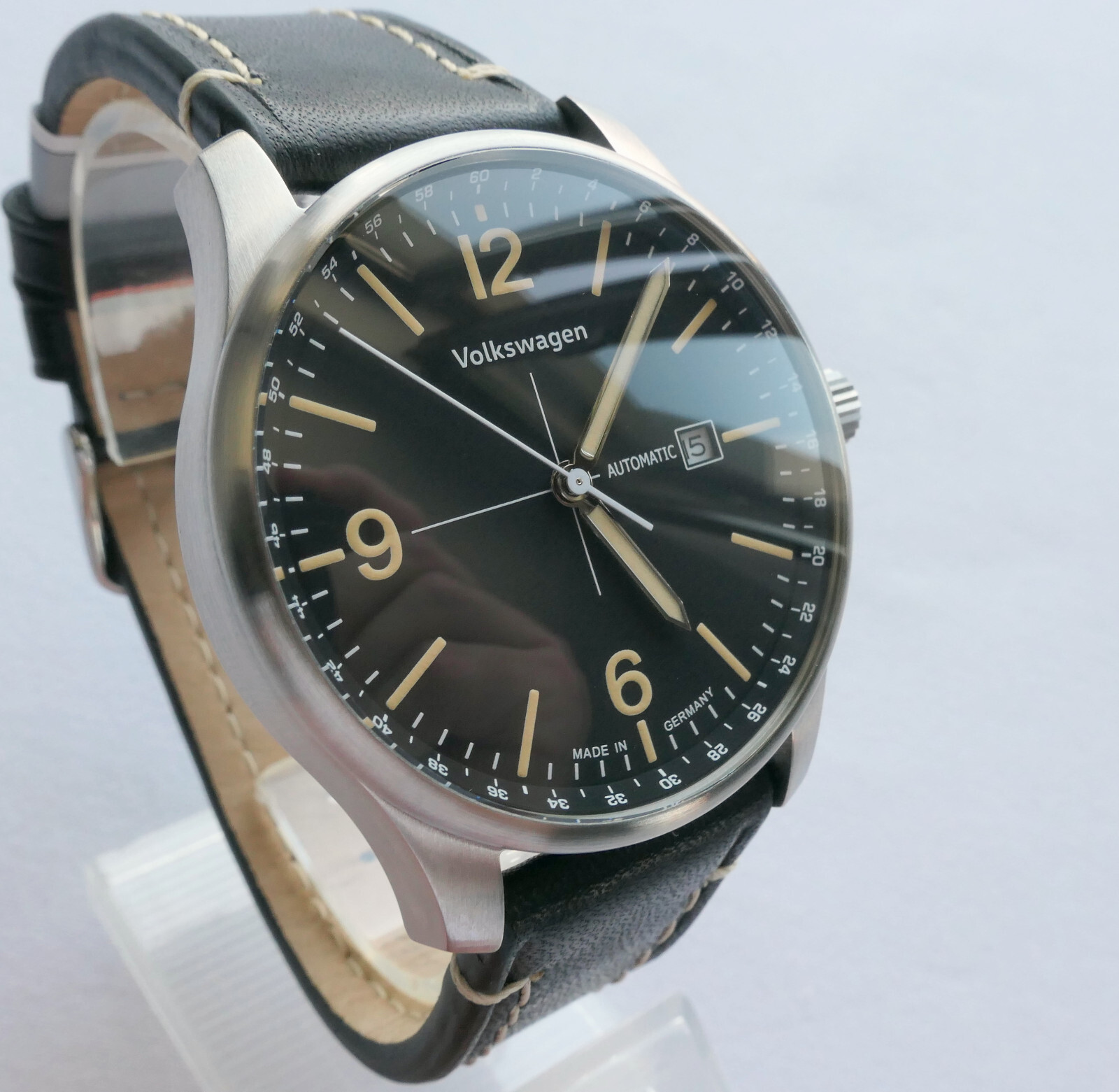 Volkwagen Classic Beetle Bug Car Accessory Aviator Pilot Driver Automatic Watch