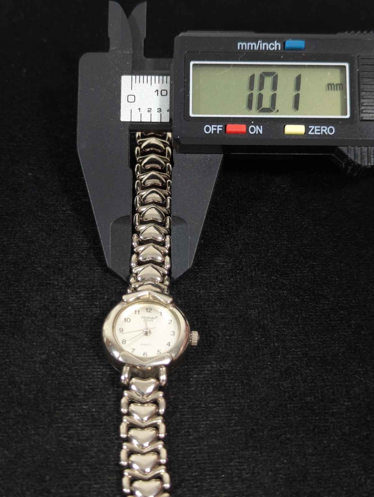 Mondu Womans Silver Tone Dial Round Case Link Bracelet Band Watch 7.25 Inch
