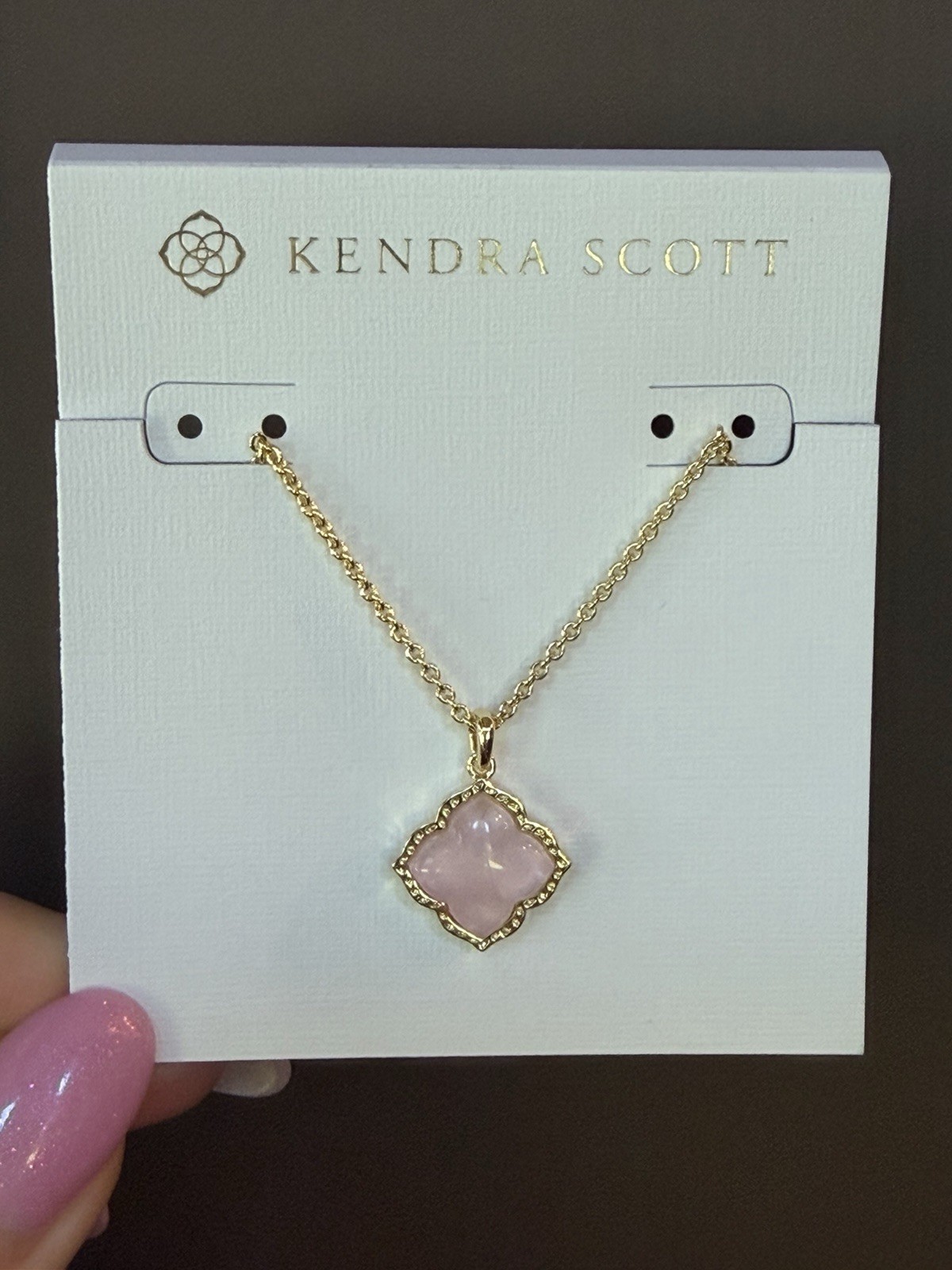 Kendra Scott Mallory Carved Clover Rose Quartz Pendant Necklace Gold-tone NWT