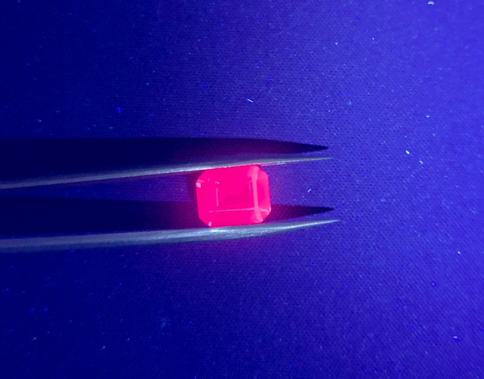 8x10mm 6.5ct Natural Pigeon Blood Ruby Pass UV Test VVS Emerald Cut Loose Stone