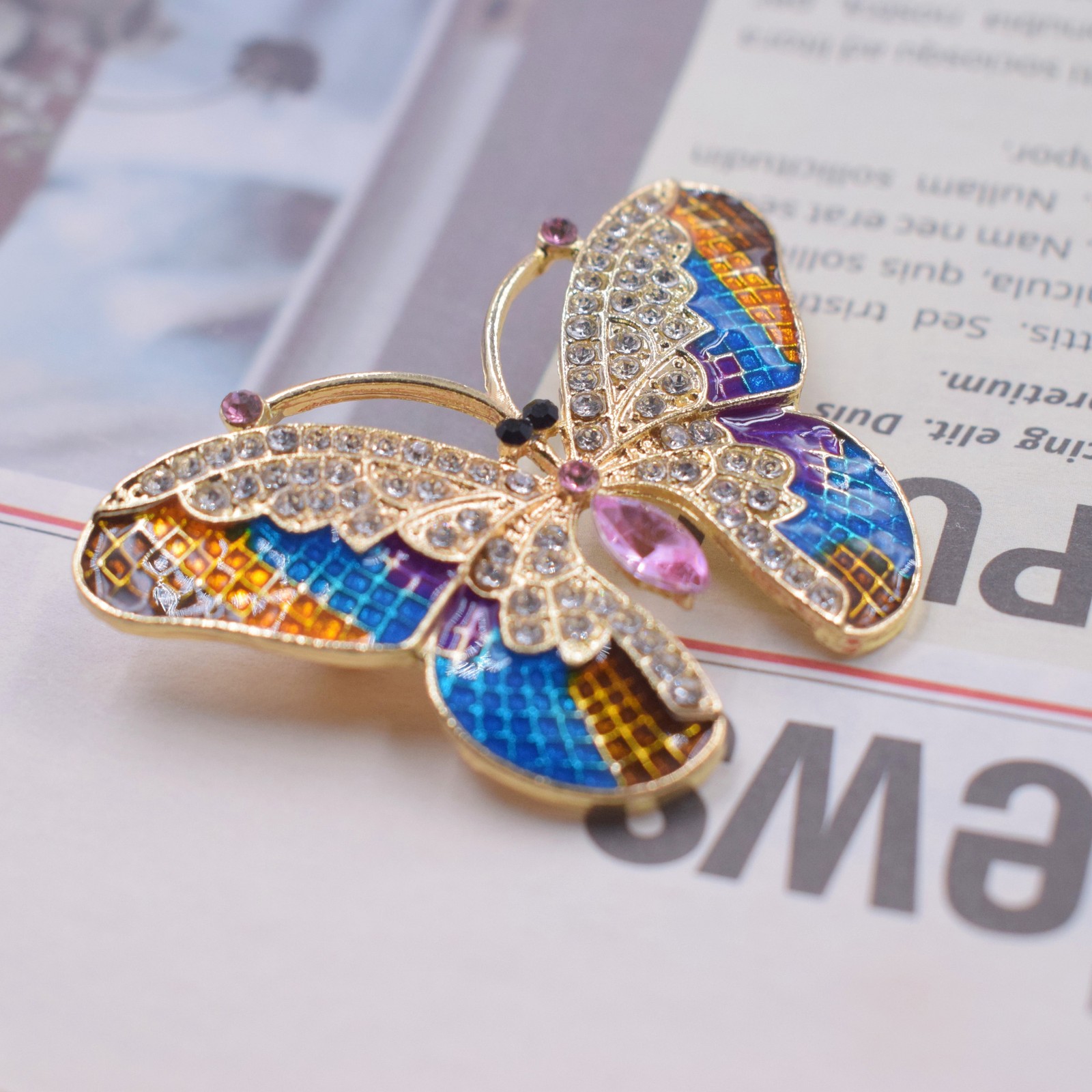 Fashion Luxury Colorful Rhinestone Butterfly Brooches for Women Insect Brooch