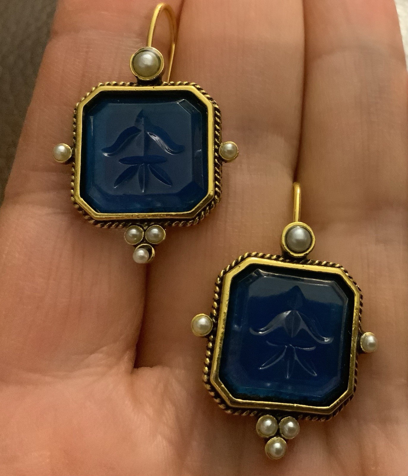 Intaglio Earrings Museum Court VTG Pearl Gold Cameo Flower Geometric Boho Palace
