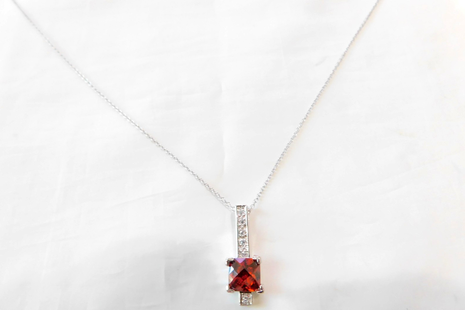925 Sterling Silver Simulated Princess Cut Red Stone Pendant Necklace 4.0g