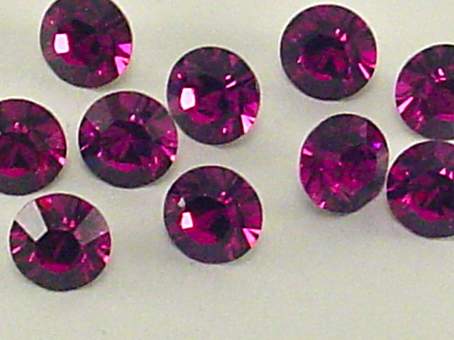 1gr. 24pp FUCHSIA FOILED POINTED BACK European Rhinestones