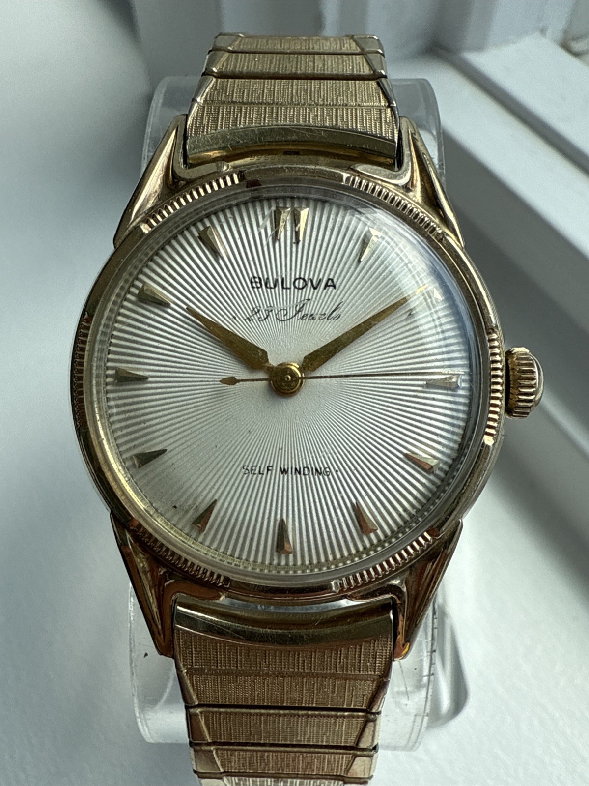 Vintage Bulova 23 Jewels White Sunburst Dial Stretch Band Excellent Works