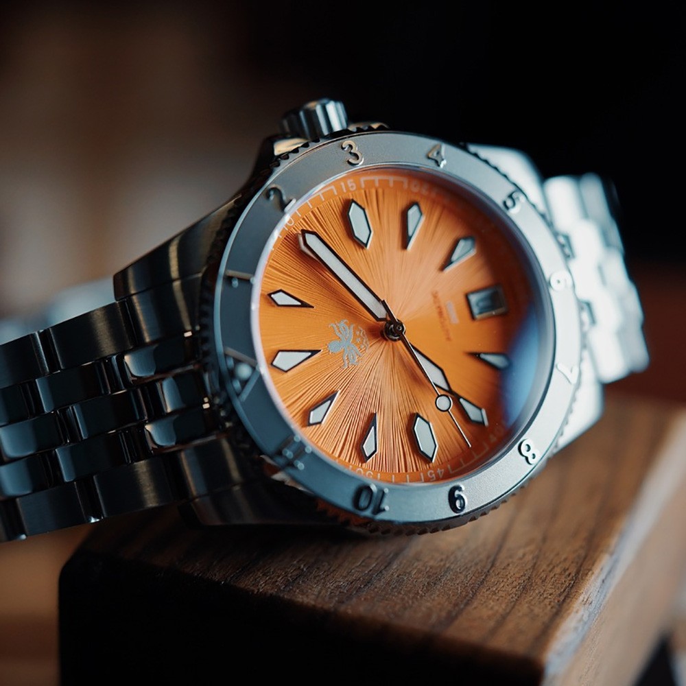 Phoibos Voyager 200M Steel Automatic Orange Sunray Diver Date Men’s Watch