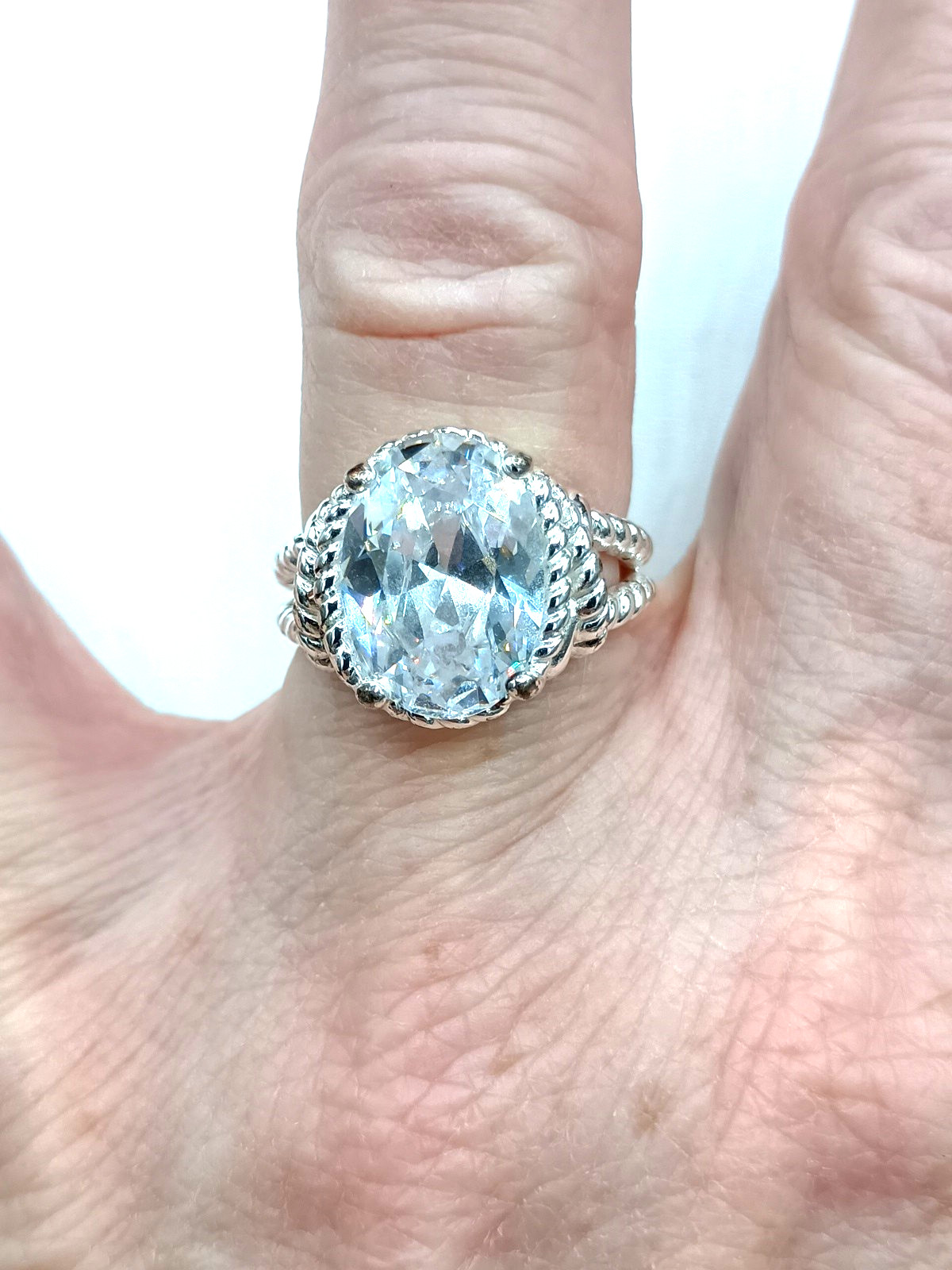 Avon NVC Ring Cubic Zirconia Faceted Big CZ Gemstone Silver Tone Rope Sz 7