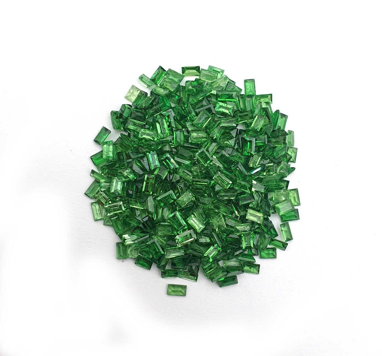 Natural Tsavorite Garnet Octagon Cut Loose Gemstone 43 Pcs 1.50*2.50-2*3 MM 3 CT