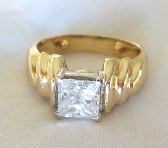 14K Yellow Gold 1.06ct Princess Solitaire Diamond Ring – 6.1 gms, Sz 4.5/5.25