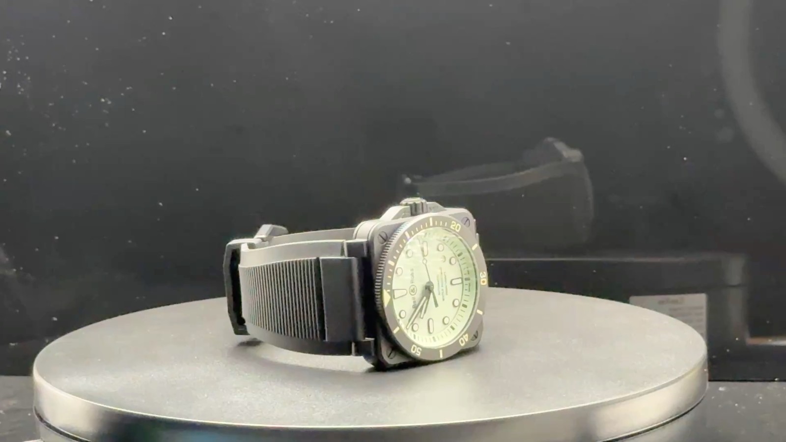 Bell & Ross BR03-92 Diver Fulham Limited 1 of 999 BR0392-D-C5-CE/SRB Watch Lume