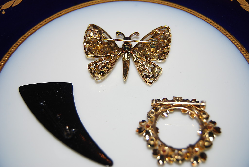 WONDERFUL VINTAGE SET OF THREE ASSORTED PINS OR BROOCHES AS PER PICTURES # M-025