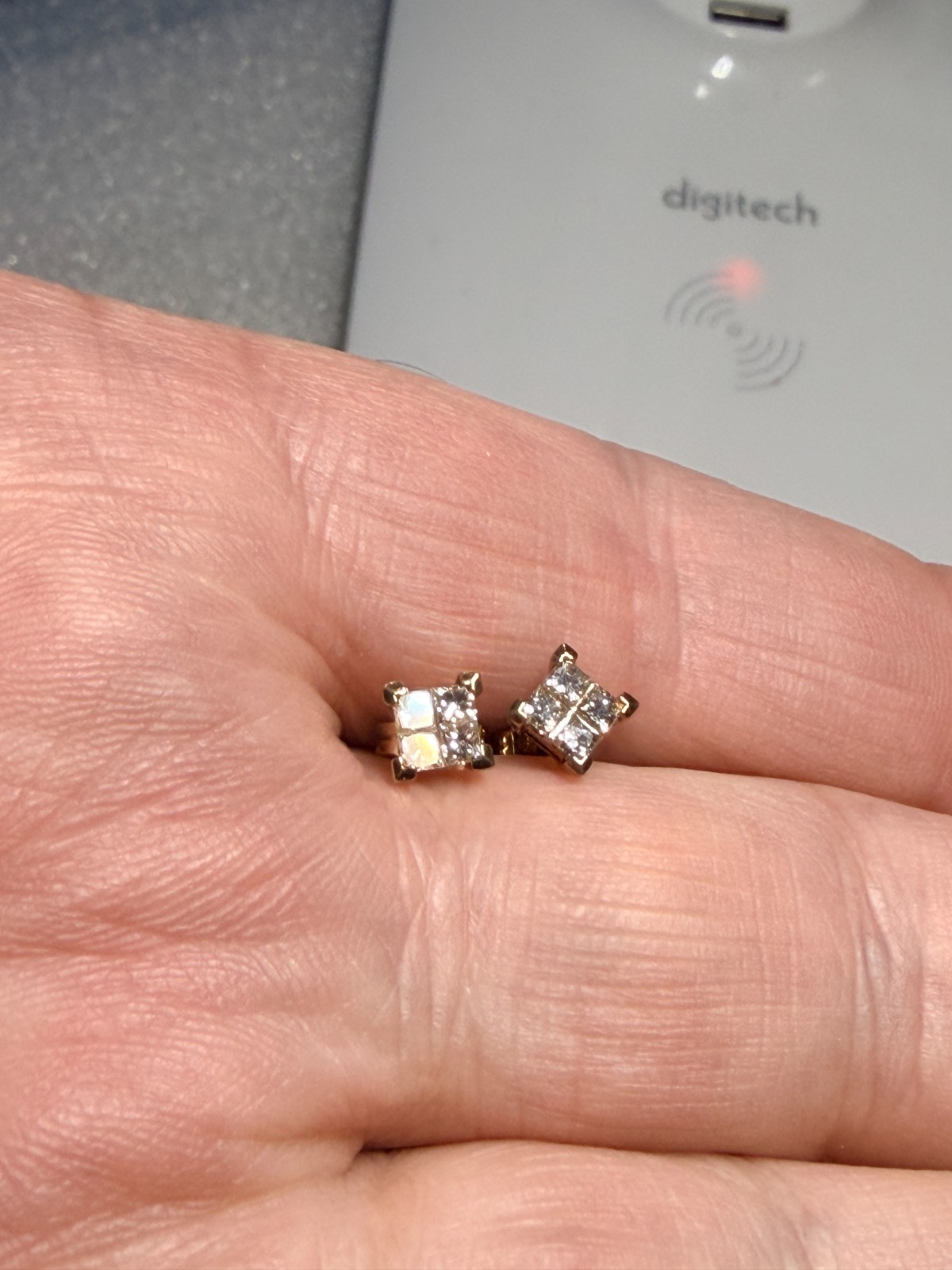 Vintage Gold Stud Earrings – Lab Diamonds? – 9K Solid Gold
