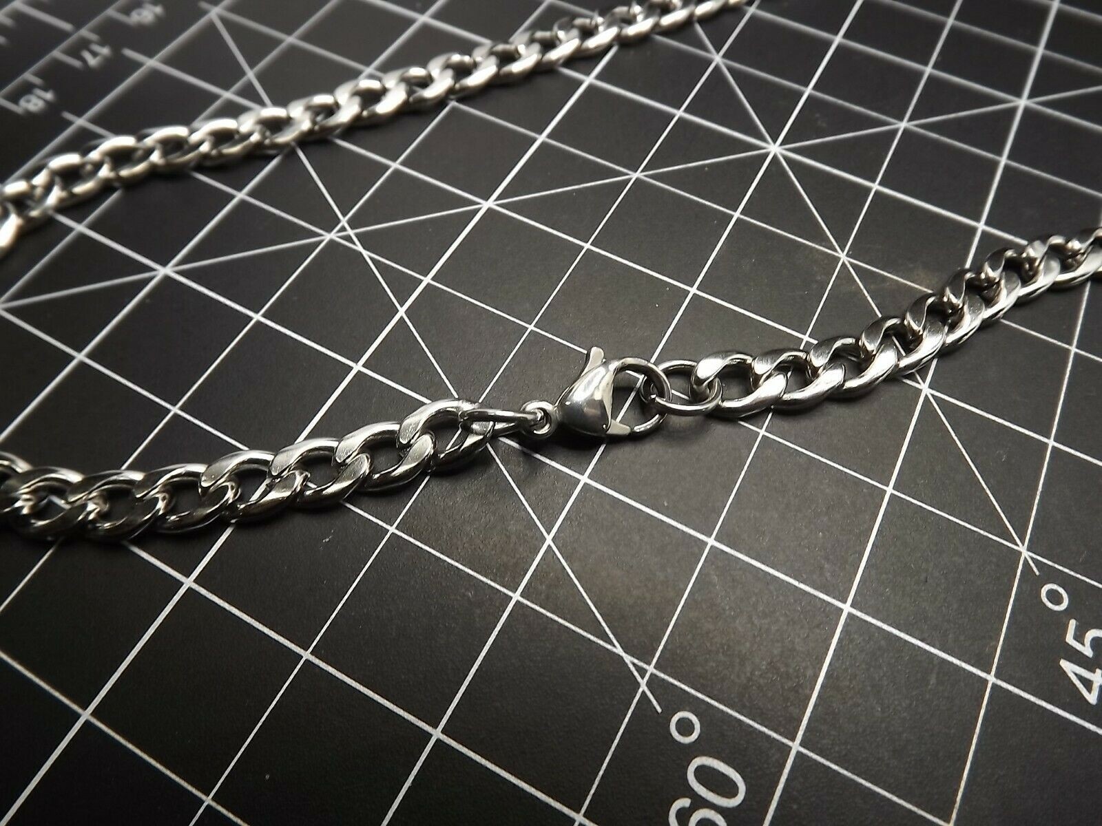 CUBAN DESIGN CHAIN “3MM-24 INCH” OUR VERY BEST STAINLESS STEEL EVERYDAY USE