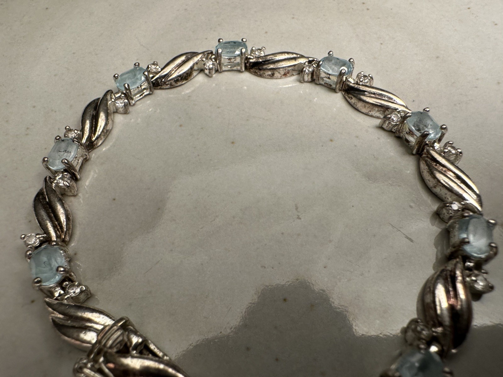 Silver Topaz Tennis Bracelet 8” great condition estate sale find