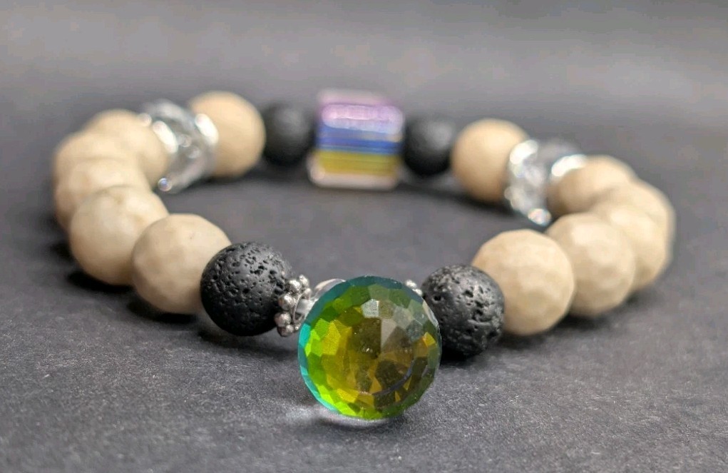 Women’s Stylish Fun Prism Stone Beaded Stretch Bracelet (16cm) Small Wrist