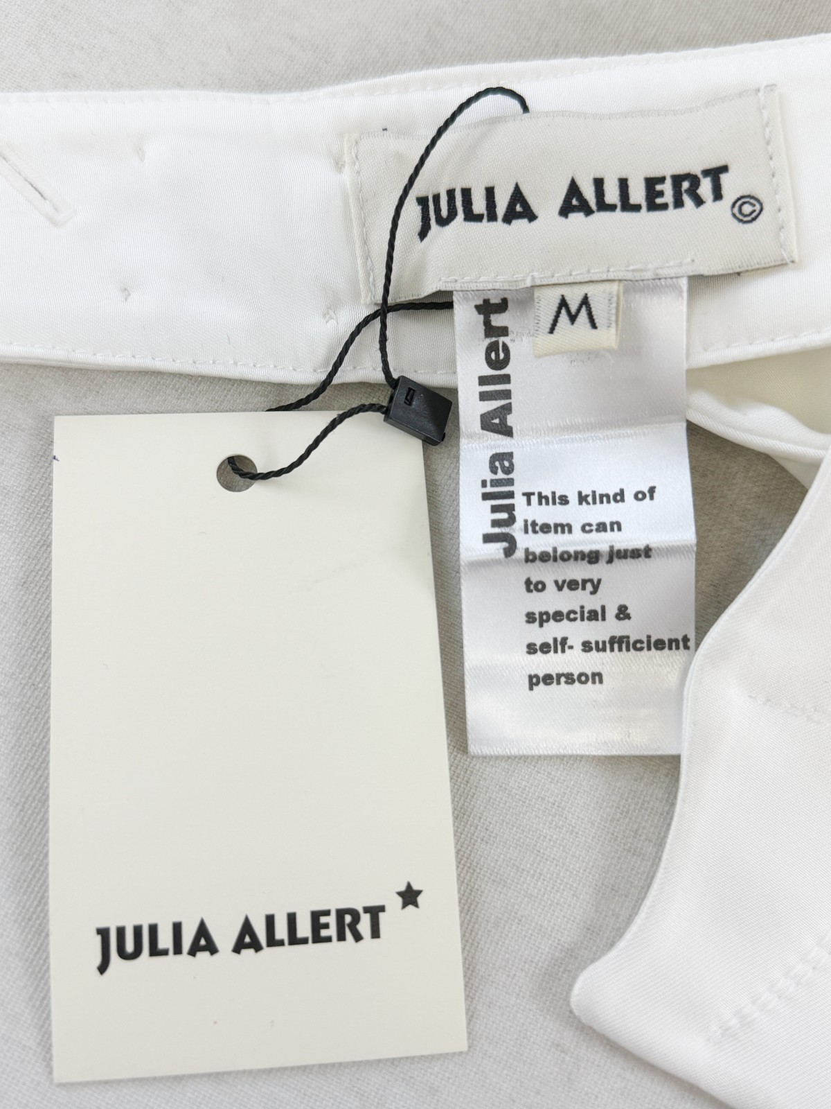NWT JULIA ALLERT Blossom Evening Neckwear Collar Medium White Floral Satin