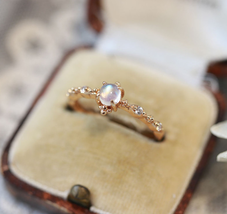 Vintage Natural Moonstone Ring Handmade Boho Healing Jewelry Gift Cancer/Pisces