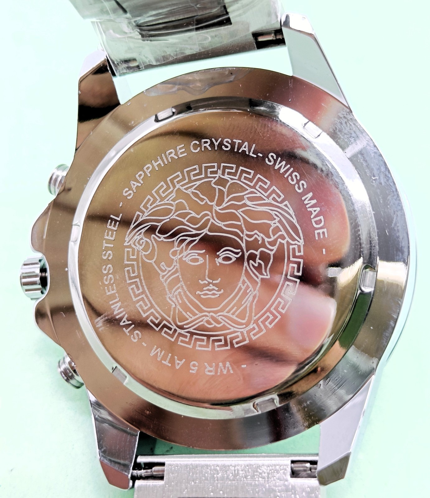 Awesome Versace Chronograph Date Indicator Analog Men’s Wrist Watch