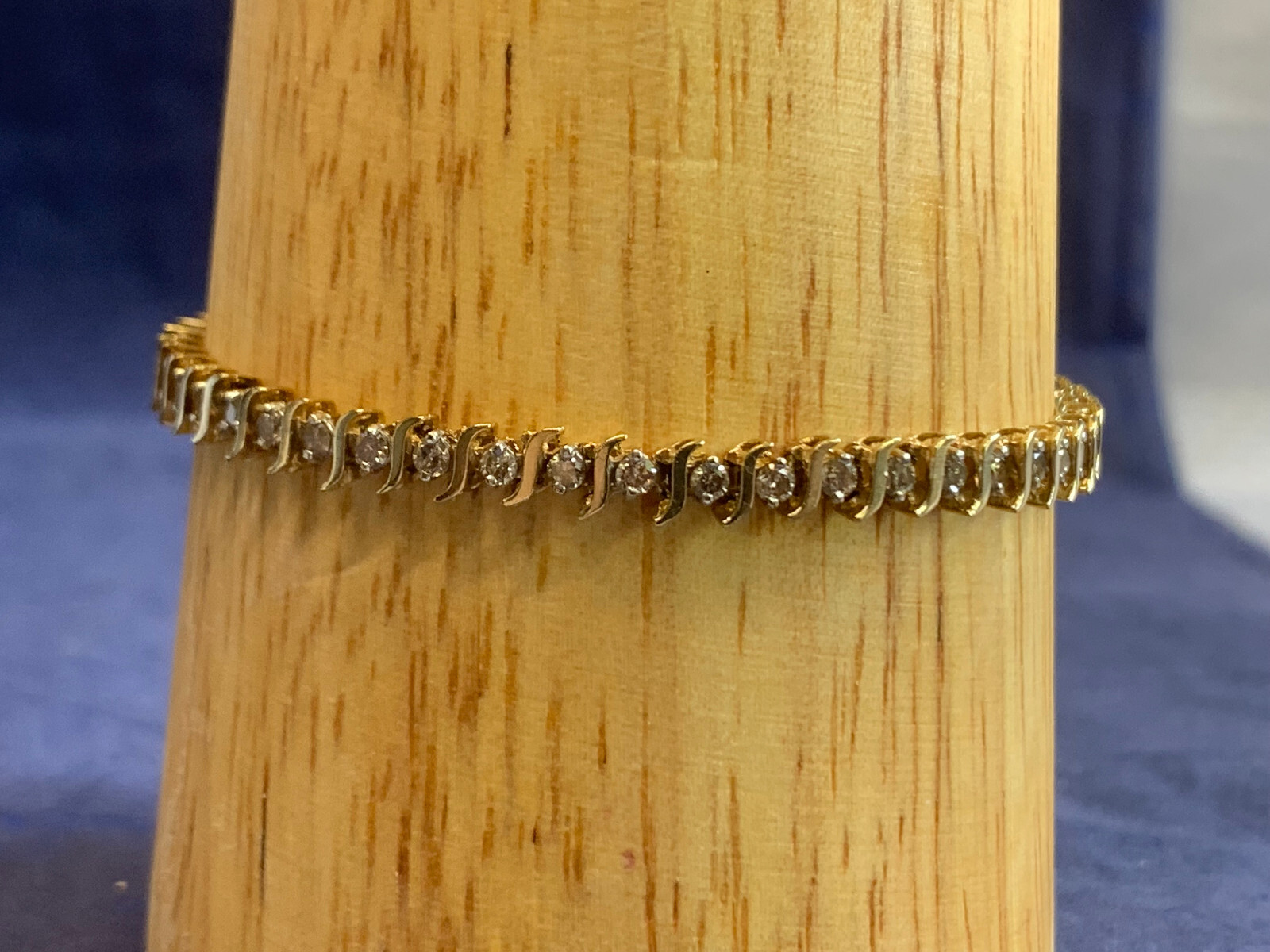 10K Yellow Gold Diamond Bracelet 7.71g Fine Jewelry 7″ Round Prong Box Clasp