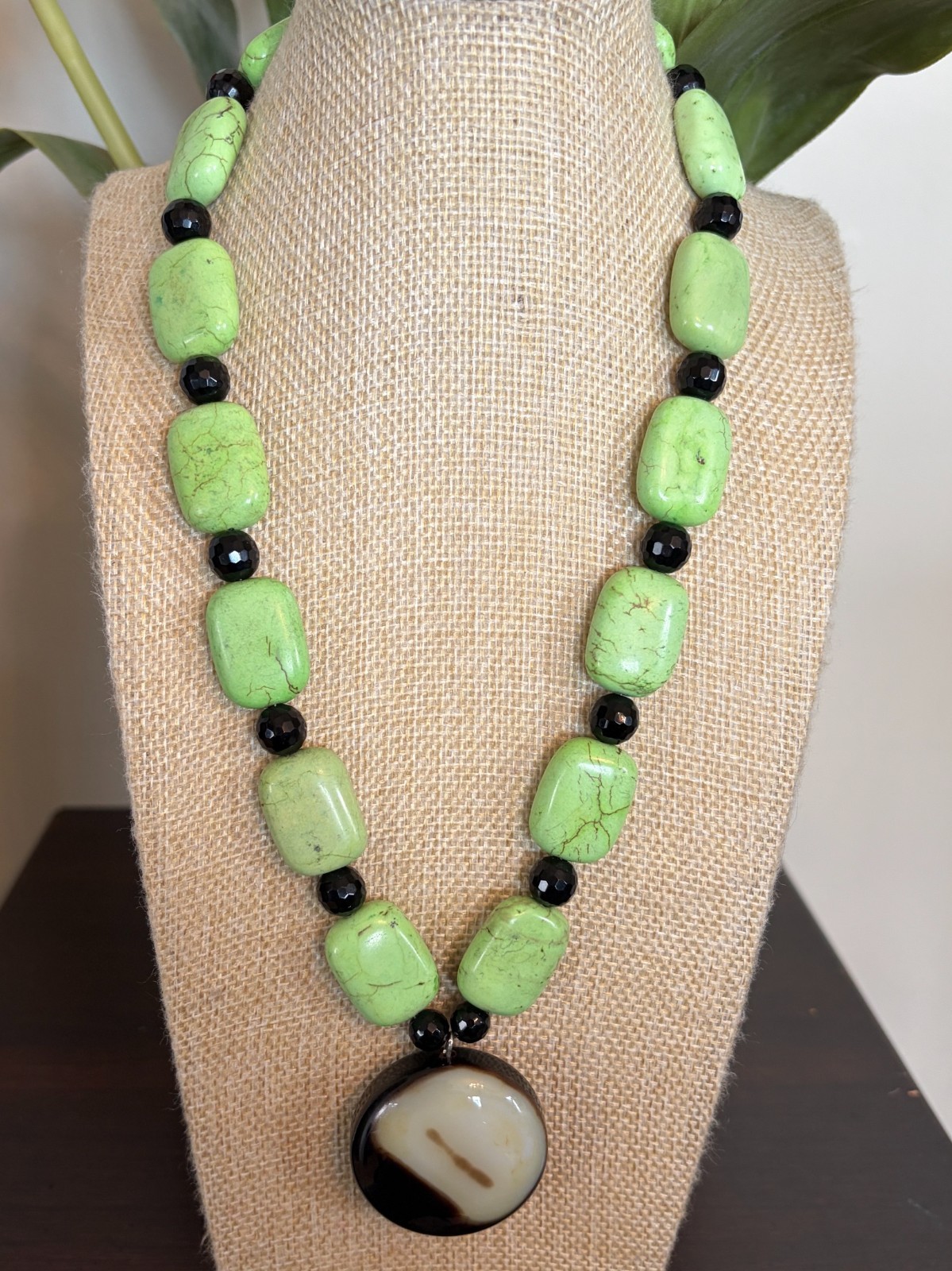 Estate Green Stone Bead Necklace Tests Jadeite/Spinel On Presidium Agate Pendant