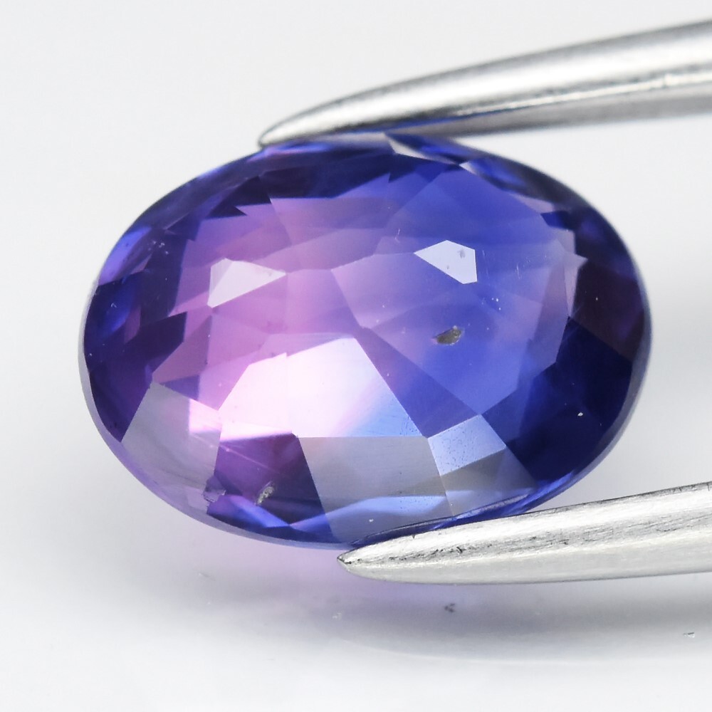 💎 1.30ct VS Oval Natural Tri Color Sapphire – Unheated, Mozambique Gem