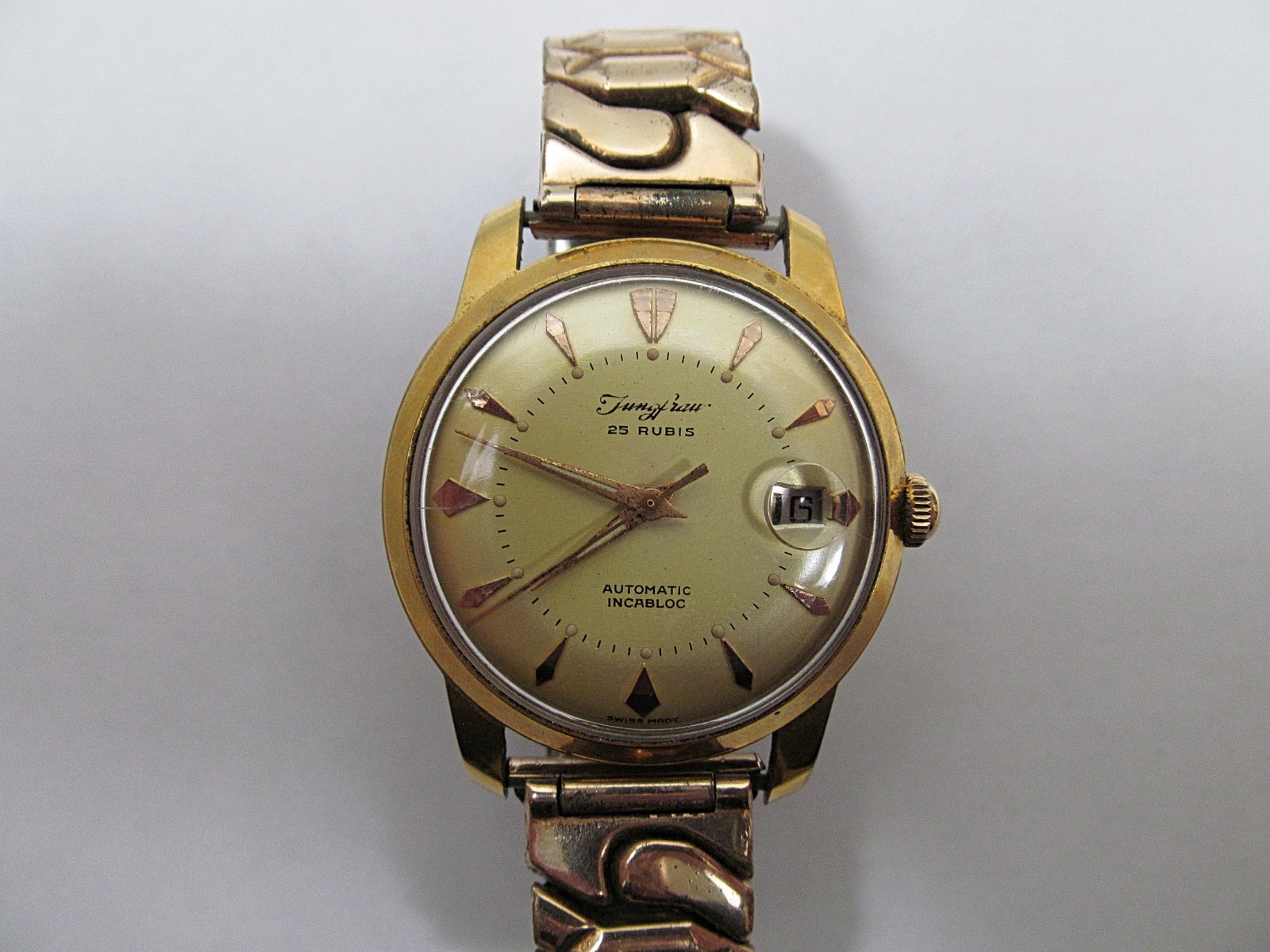 Vintage Jungfrau 25 Rubis Incabloc Automatic Movement Swiss Wristwatch 9502-39