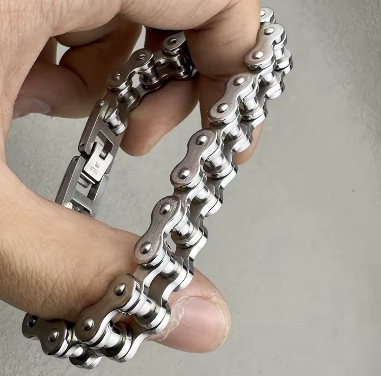 Men’s silver stainless steel bike link chain bracelet, box closure, biker style