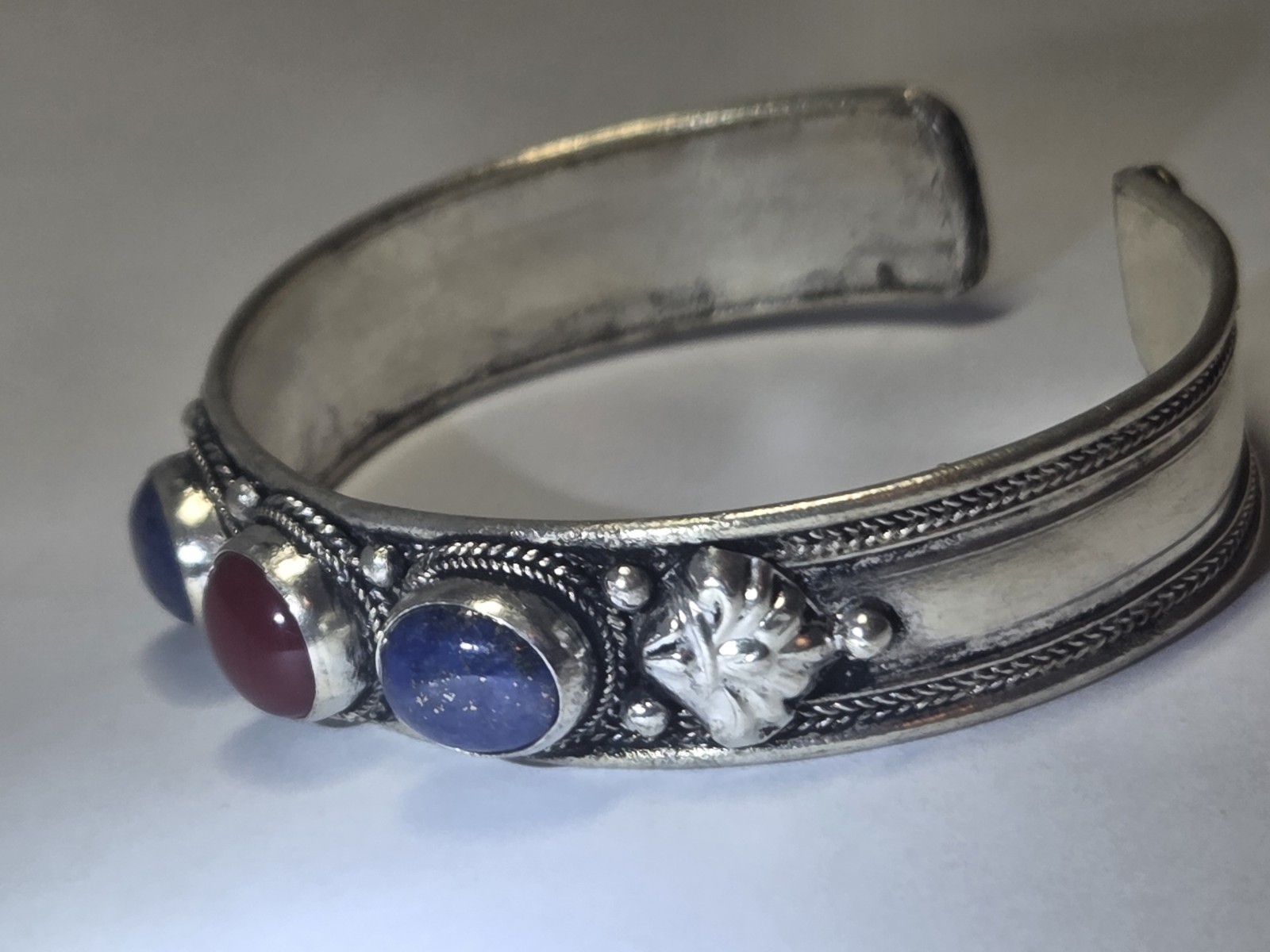Vtg Silver Tone Southwest Style Open Cuff Bracelet Turquoise & Red Stones 7.5″