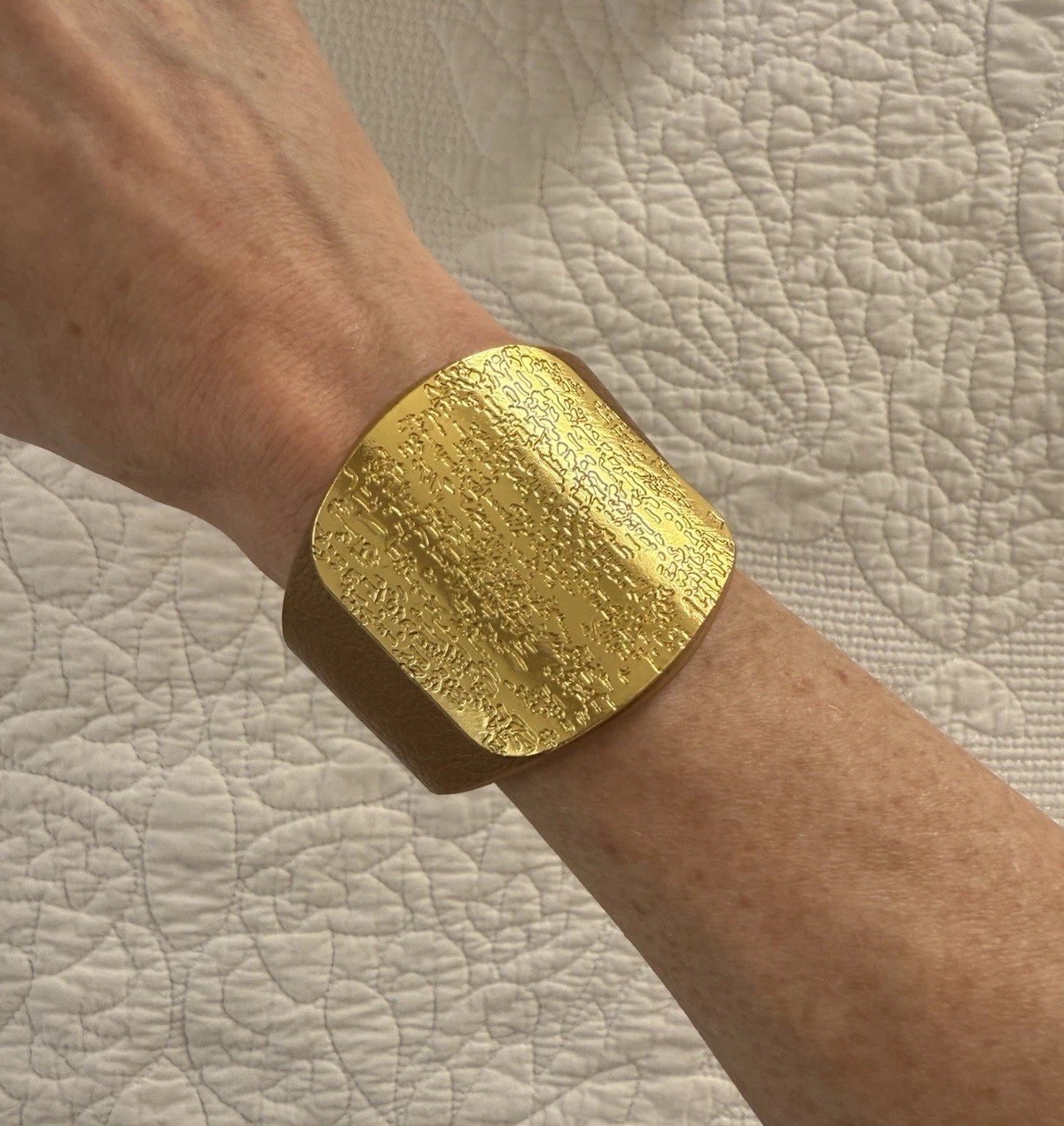 PARFOIS Gold Leather Wide Wrist Bangle Adjustable Cuff Bangle Women Jewelry