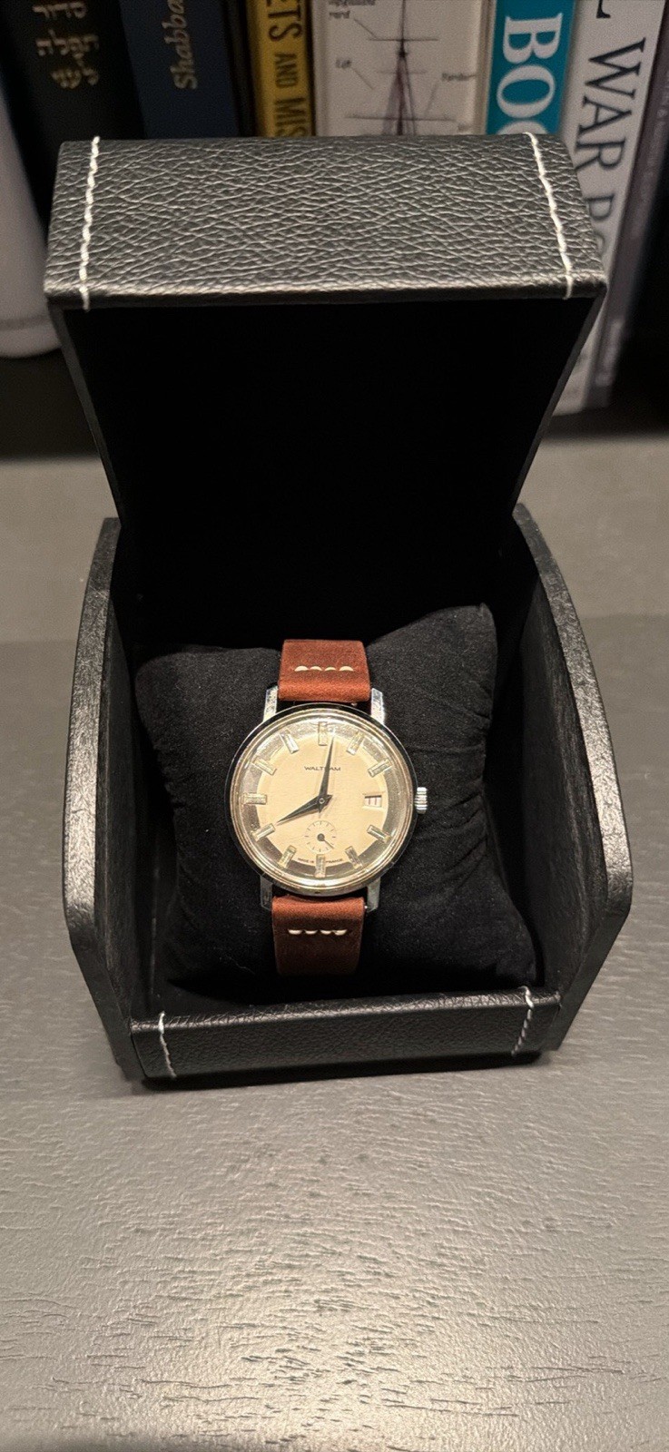 Vintage Waltham Made in France Watch | Cream Dial, Date, Manual Wind