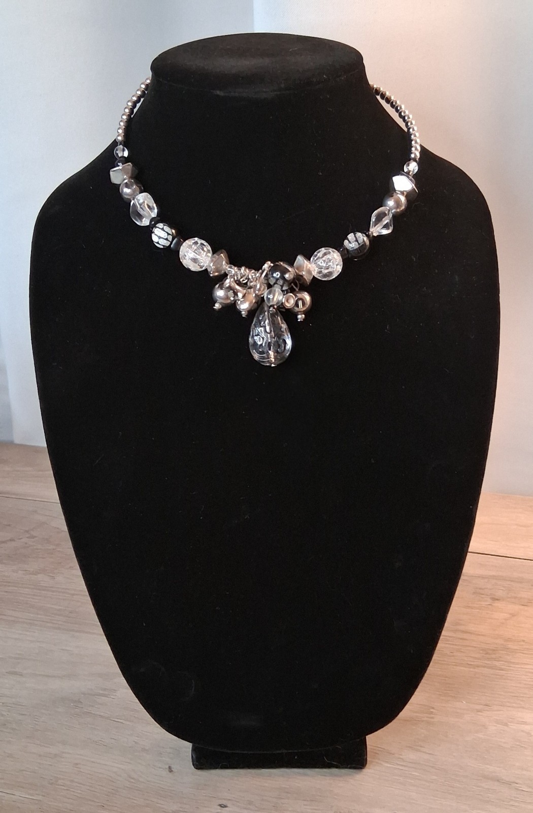 Silver Tone Ball/Bead Chain Necklace memory stretch Crystal Teardrop Charms