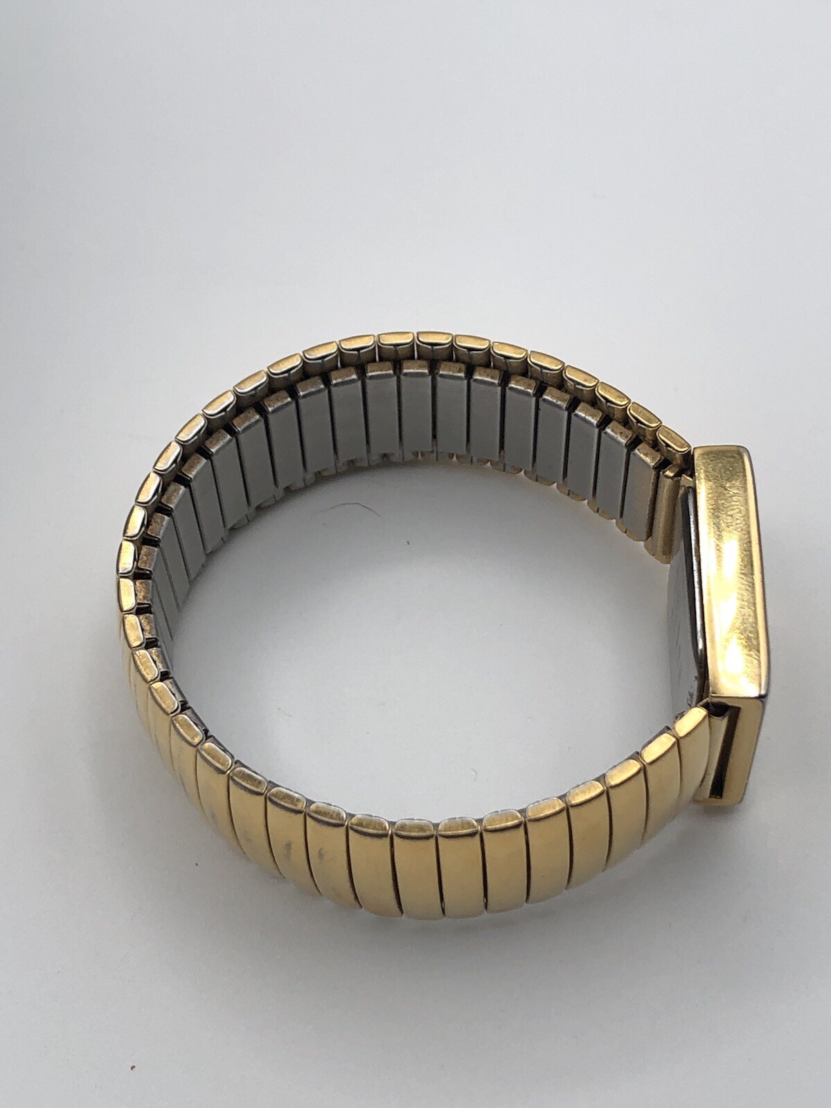 JOAN RIVERS V377 Classic Collection Gold Tone QUARTZ WATCH w/Stretch Band