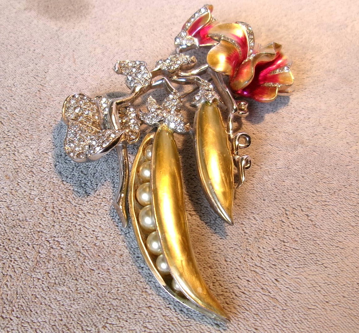 Early Signed Marcel Boucher Sweet Pea w Pods Brooch Enamel Rhodium Rhinestones