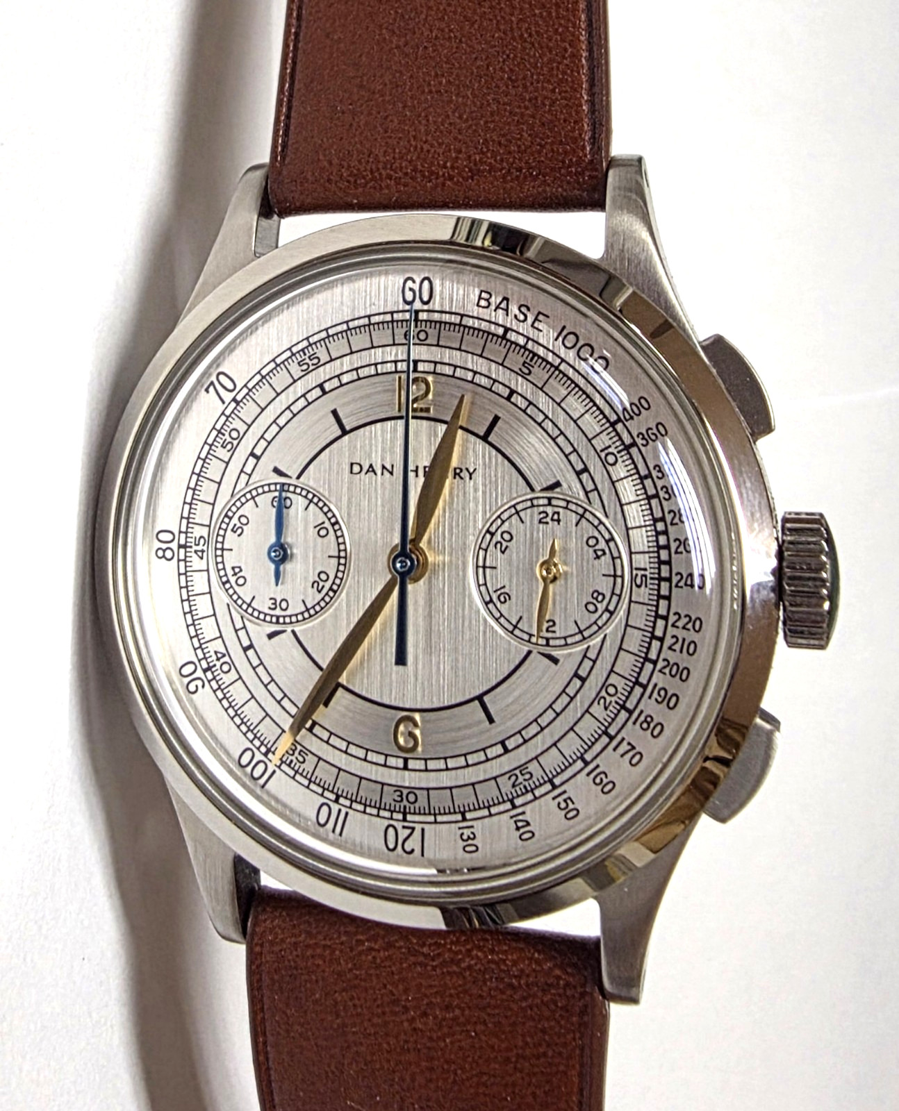 DAN HENRY 1937 Dress Style Silver Dial Date Men Watch Meca-quartz Chronograph