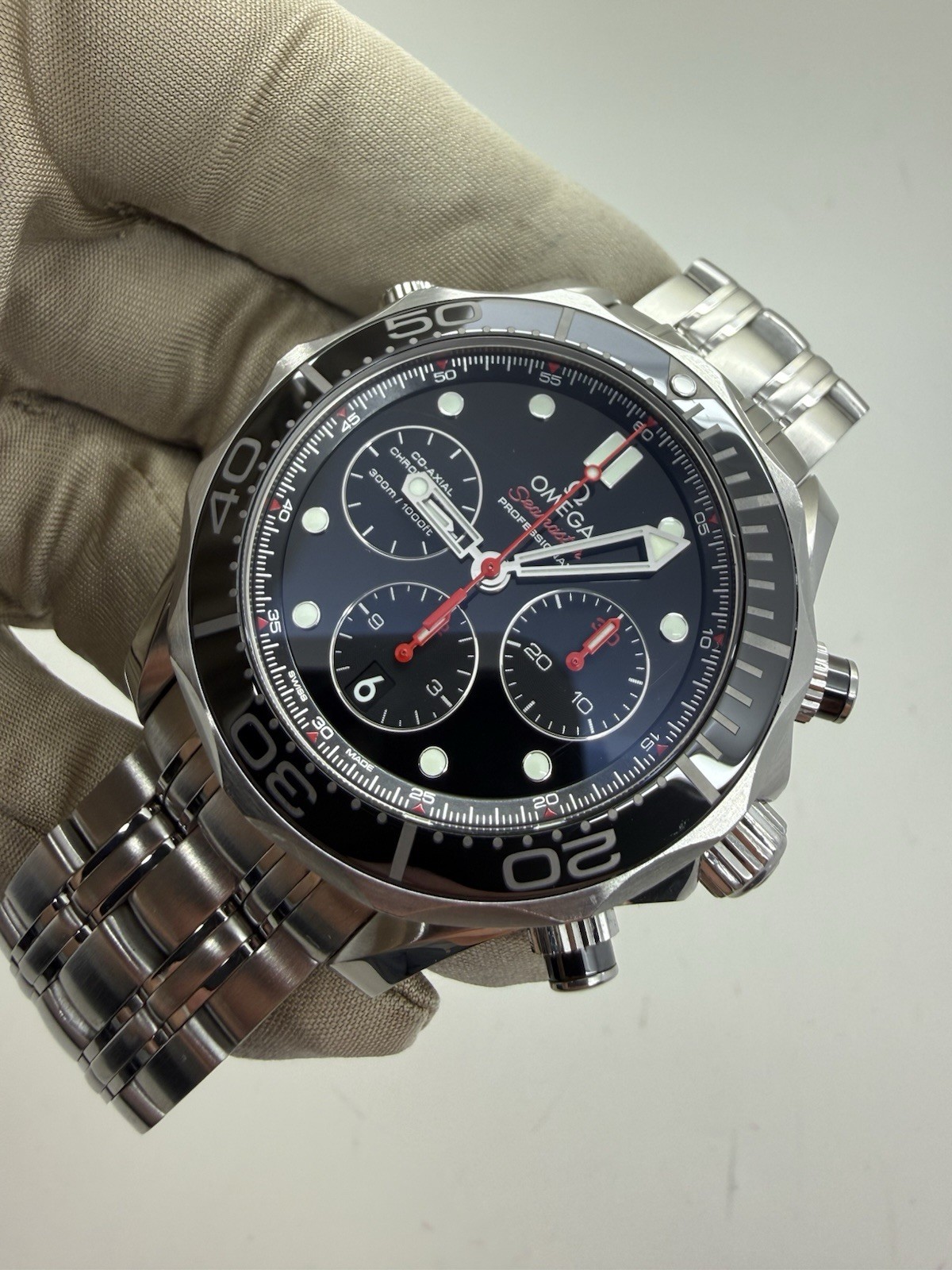 Omega Seamaster Chronograph Black Dial 44mm Steel Watch 212.30.44.50.01.001 B+P