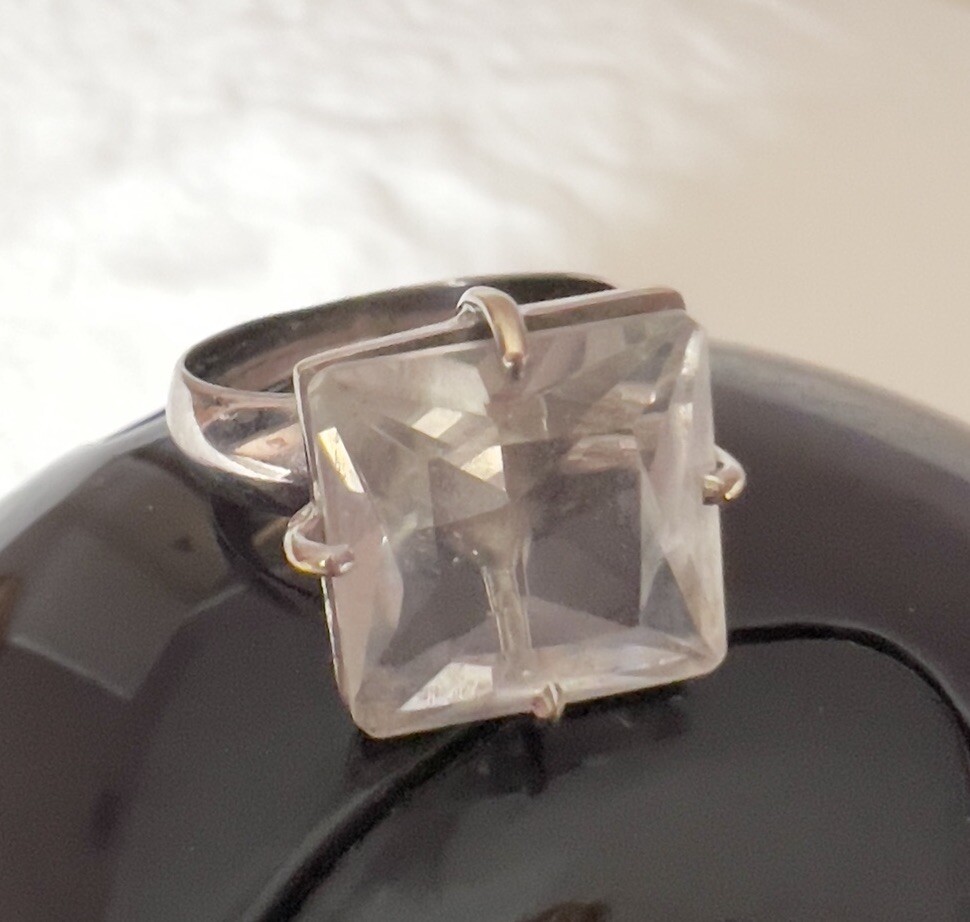 Vintage 18k White Gold Different Stone Cut Sapphire Tower Cocktail Ring Size 7