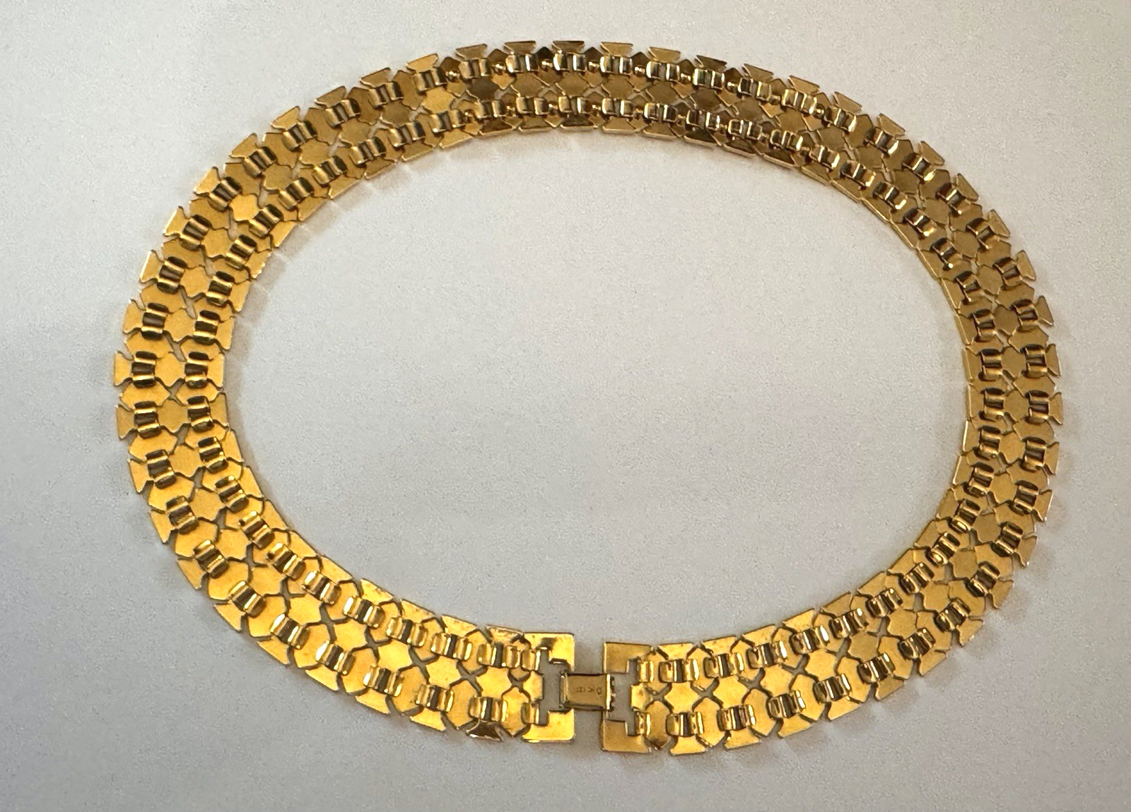 Vintage Monet Gold Tone Honeycomb RHINESTONE Statement 18″ CHOKER Necklace FLAT