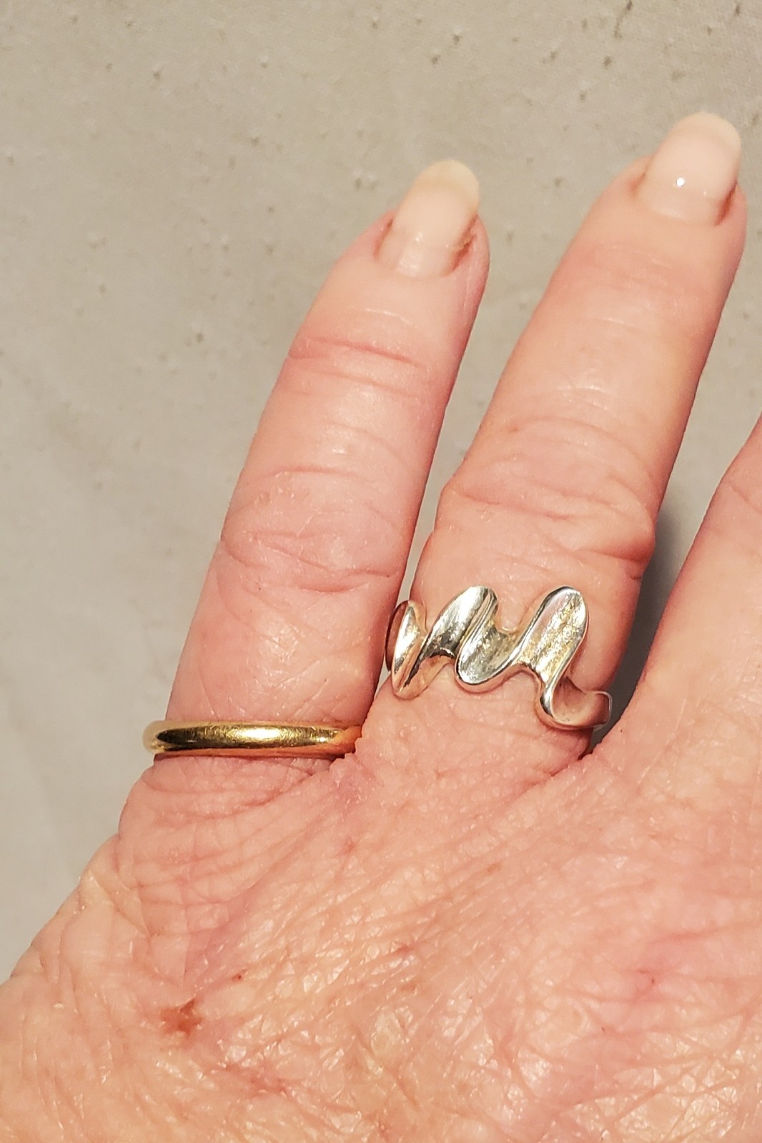 14k gold, 2.4 grams, Wedding band, sz 8.25