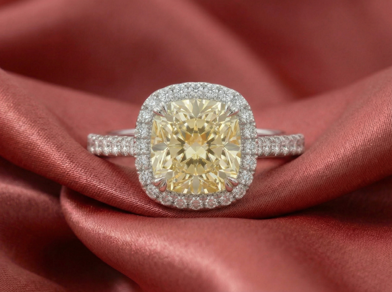 Romantic Cushion Cut Light Yellow Moissanite Halo Ring Sparkling Engagement Gift