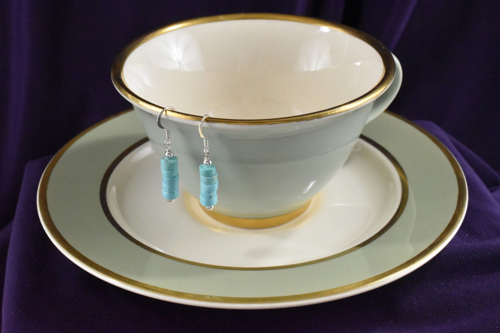 Sophisticated Southwestern Magnesite Turquoise-Style 925 Silver Dangle Earrings
