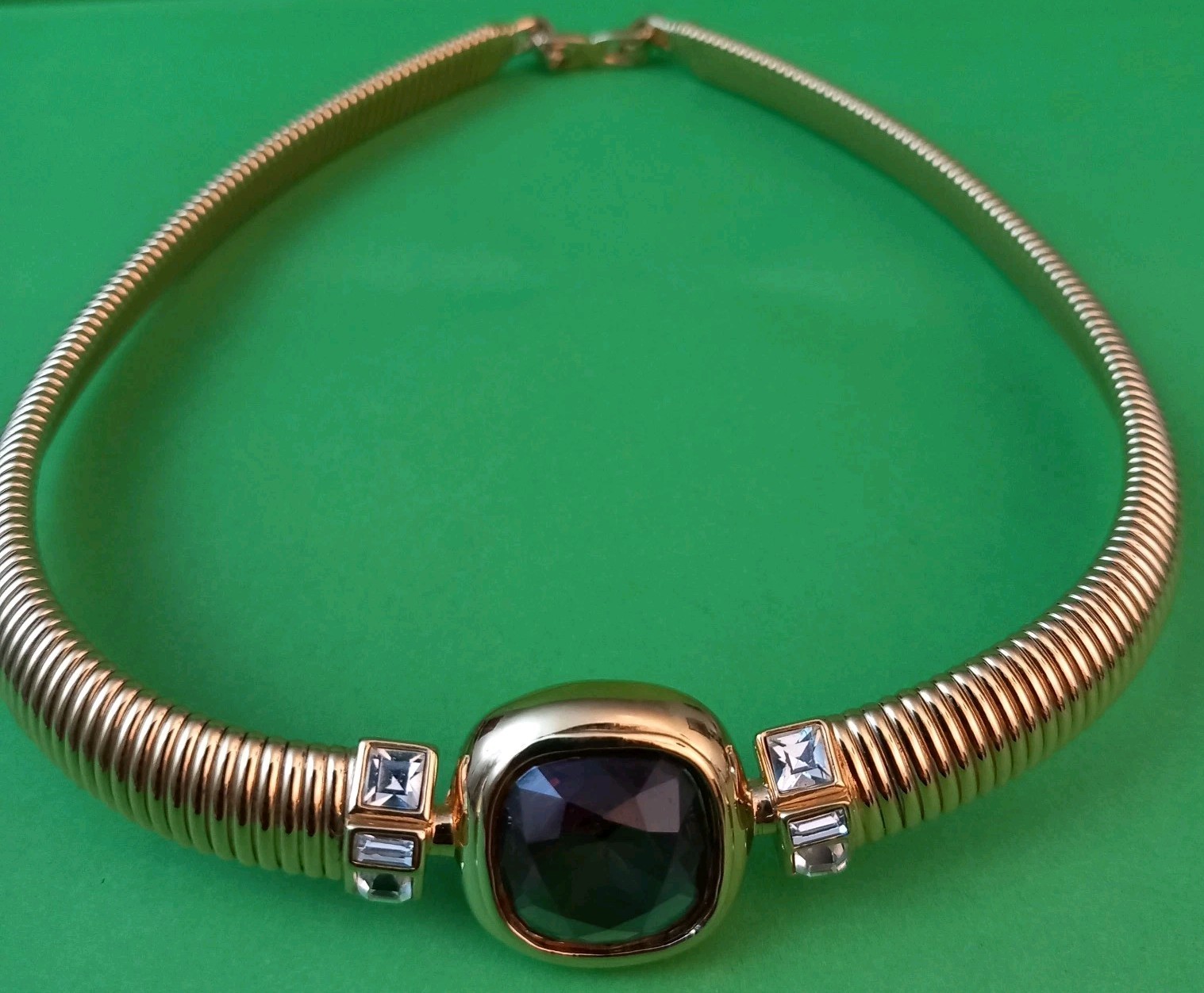 1980’s Nina Ricci Gold Tone Omega Tubogas Collar Necklace Purple&Clear Crystals
