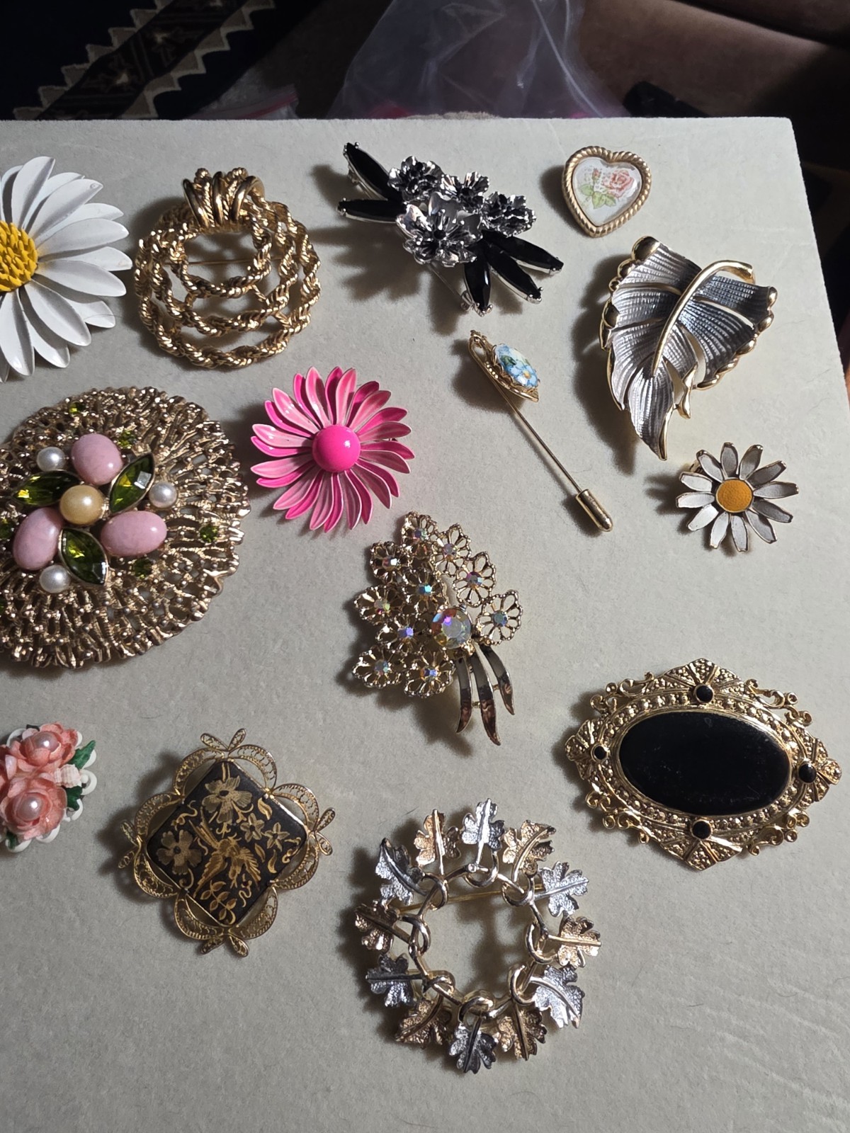 Vintage Mixed Brooch Lot Monet Emmons Sarah Coventry Avon (23)