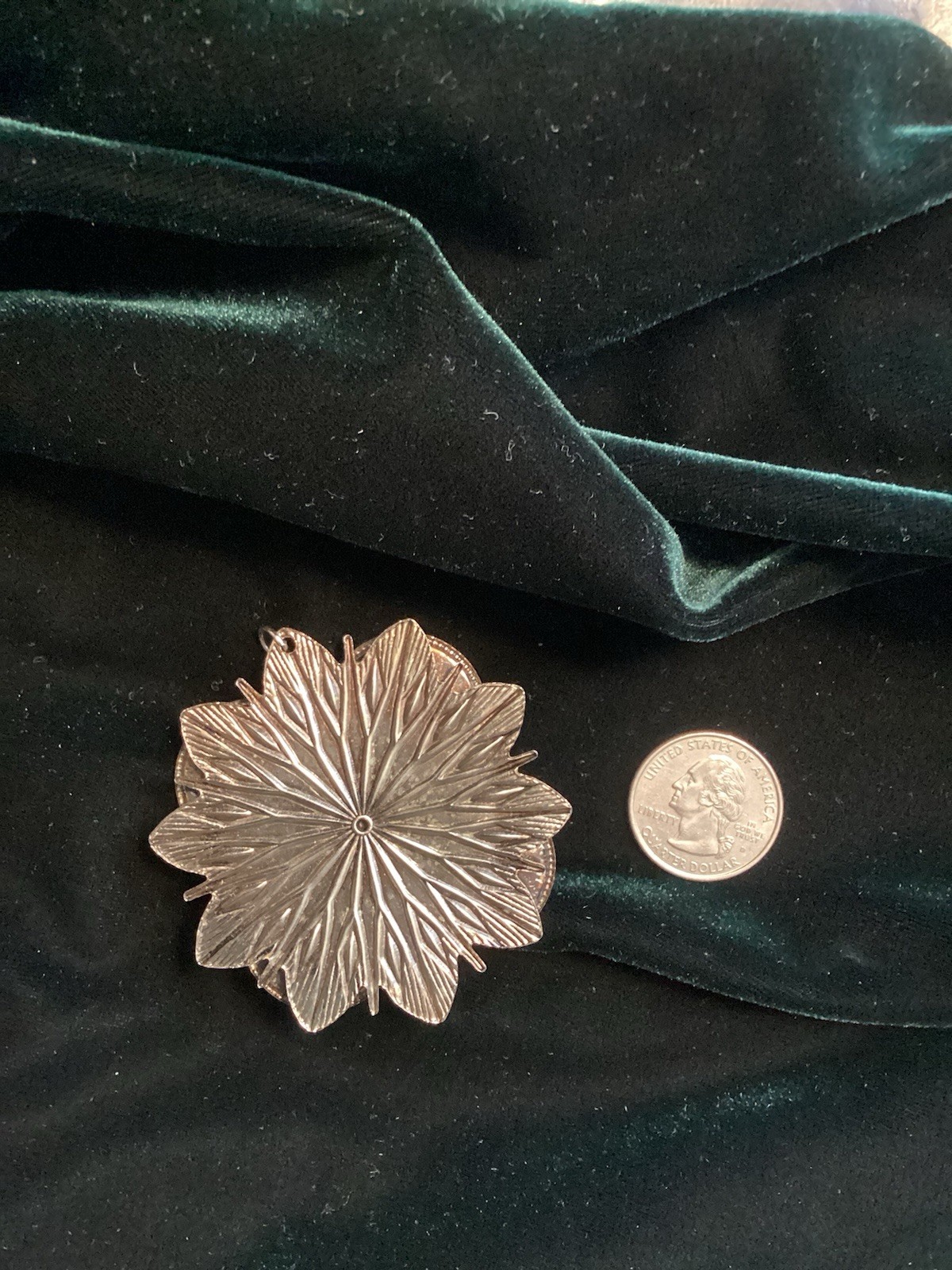 Unusual 1940s Delicate Bold Metal Flower Pendant w/ Agate Sparkles Russet Color