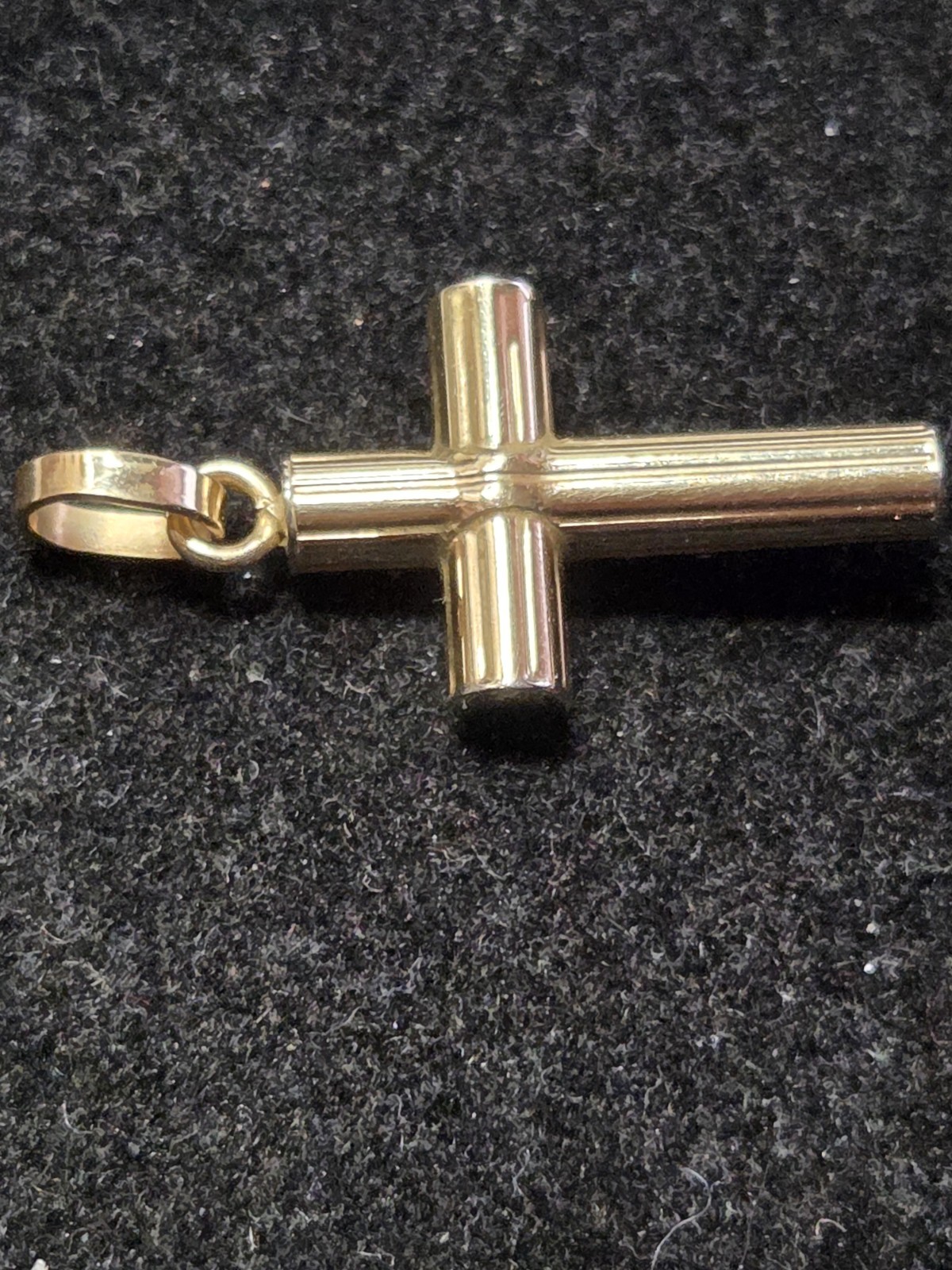14 KT GOLD RELIGIOUS CROSS. 3.2 Grams