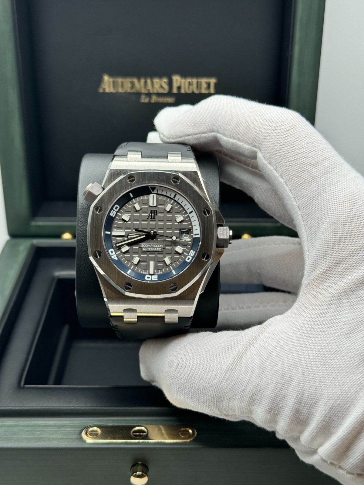Audemars Piguet Royal Oak Offshore Diver MINT 2024 Complete Set Gray Dial