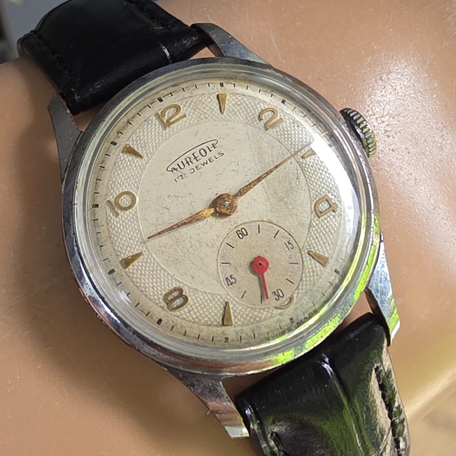 Vintage Aureole men’s manual wind watch Honeycomb Dial swiss made 1940s