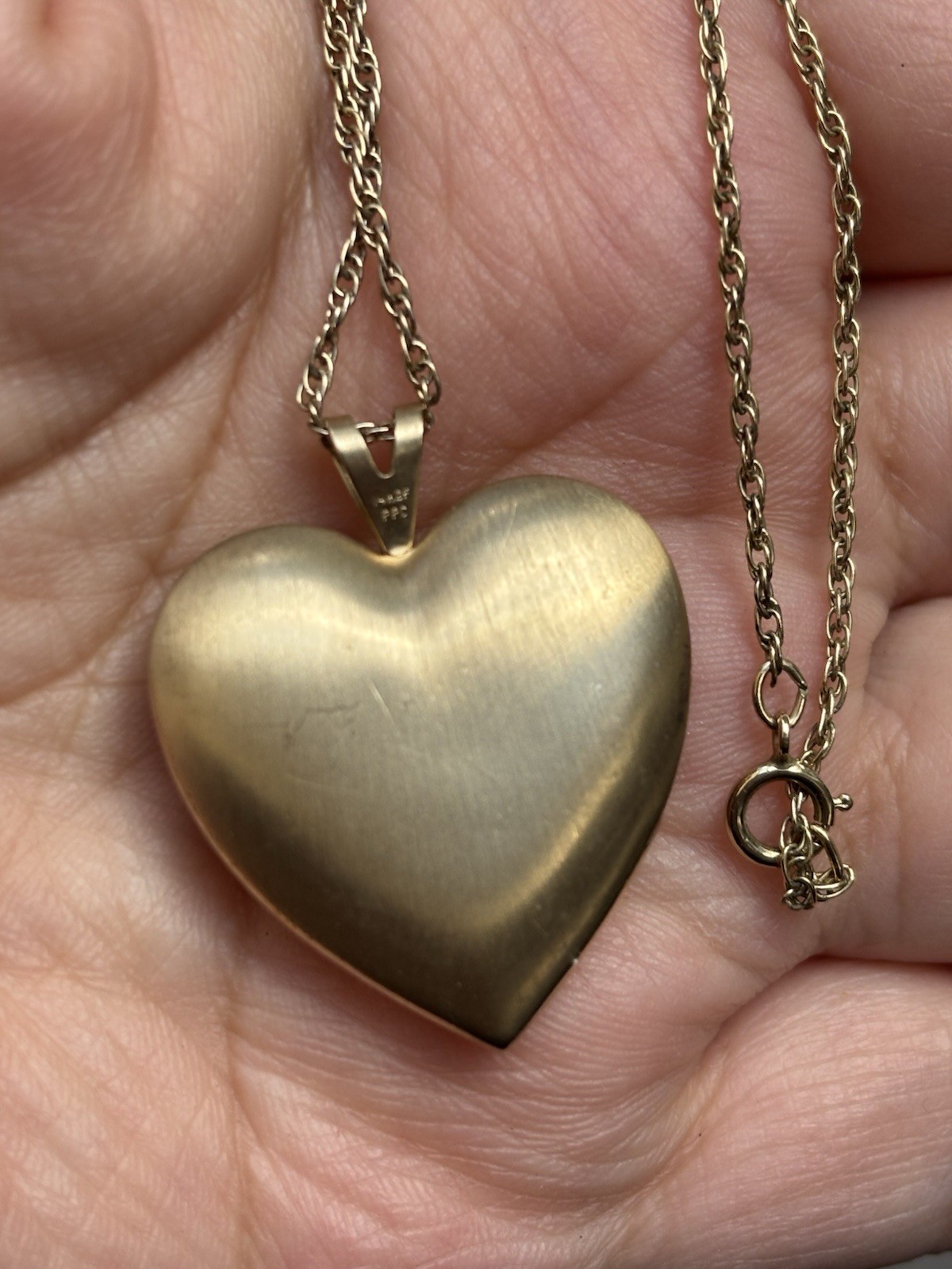 Vintage 14K Gold Filled Heart Locket Necklace 23” Floral Rose Photo Locket